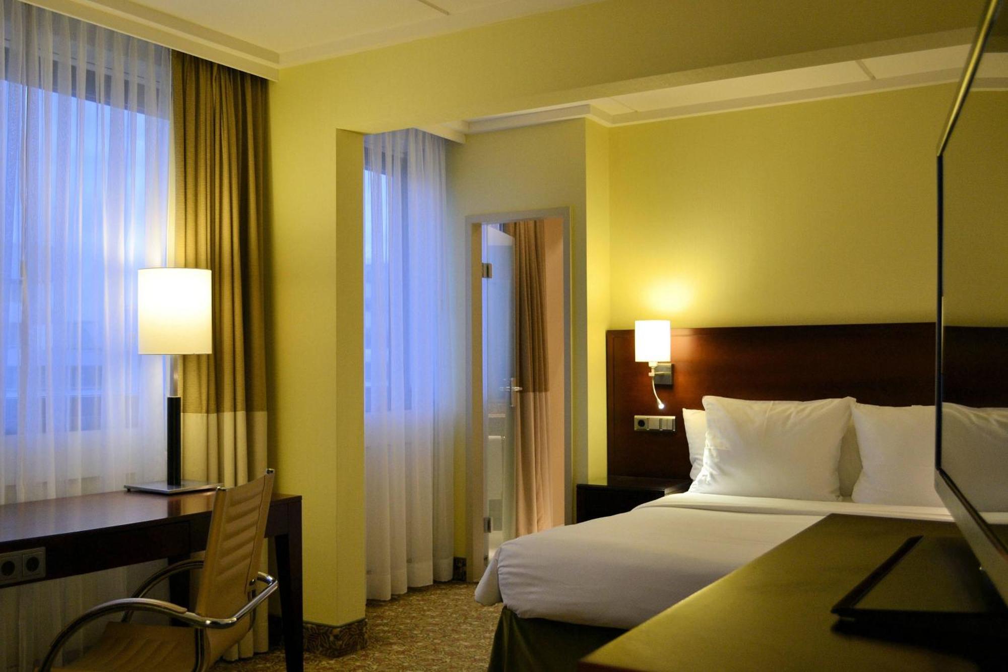 Courtyard By Marriott Duesseldorf Seestern Exterior foto