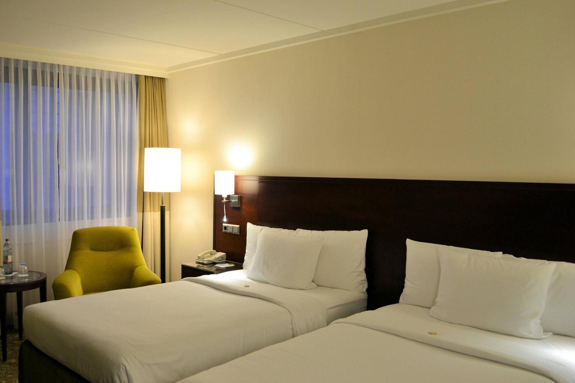 Courtyard By Marriott Duesseldorf Seestern Exterior foto