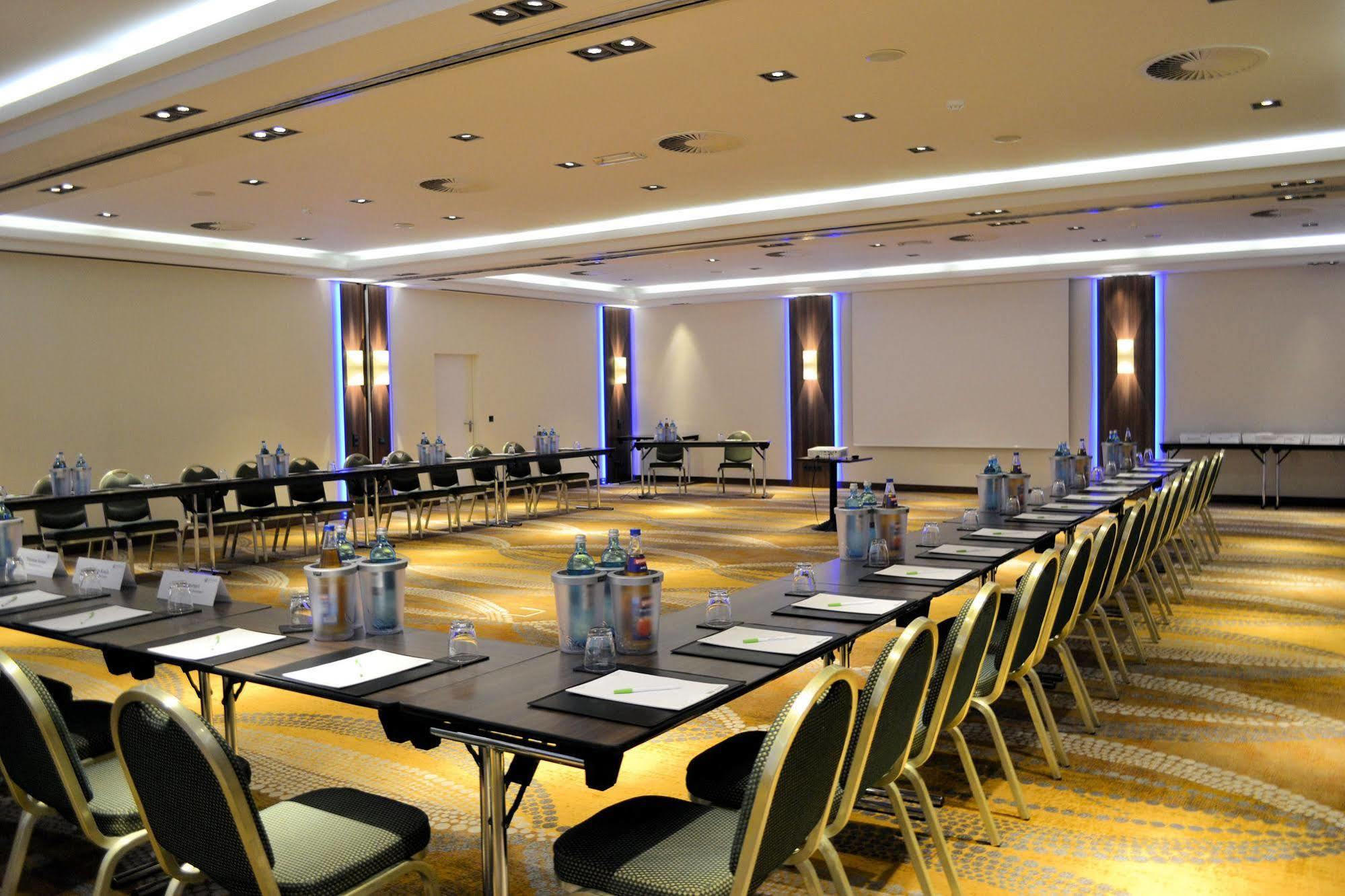 Courtyard By Marriott Duesseldorf Seestern Exterior foto