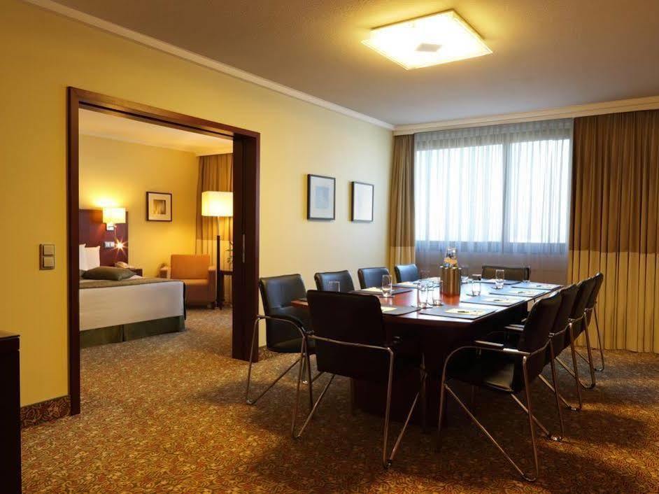 Courtyard By Marriott Duesseldorf Seestern Exterior foto